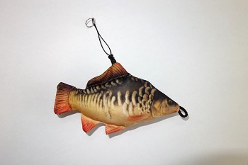Kapr lysec páskovaný - 12.5 cm přívěšek